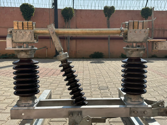 AZAD Infra power product 25kV Isolator