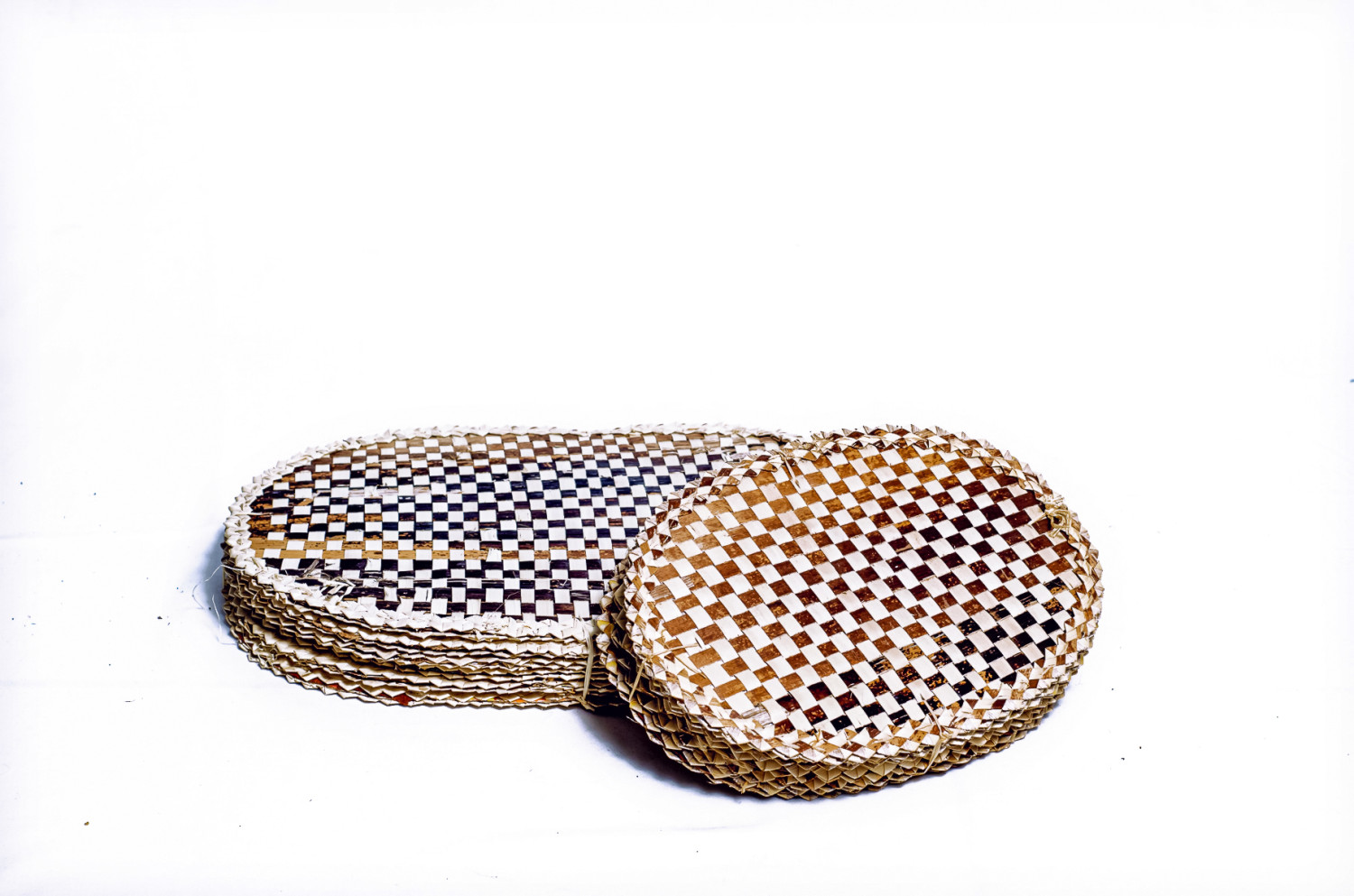 TABLE MATS(OVAL SET OF FIBRE MATS)